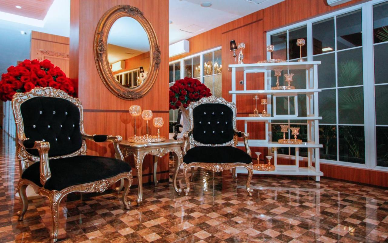 Petit Boutique Hotel Solo Dış mekan fotoğraf